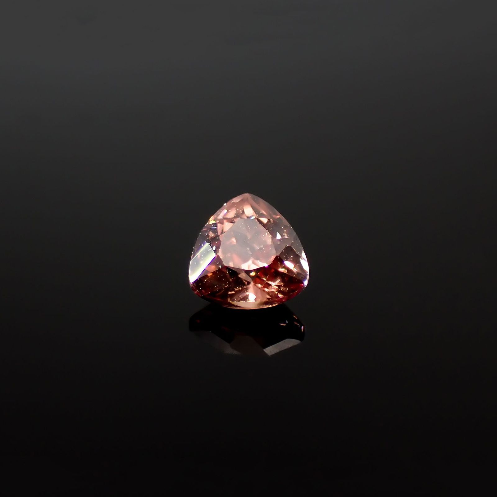ピンクジルコン スリランカ/カンボジア産 0.58ct [240627915]4.4x4.3mm前後