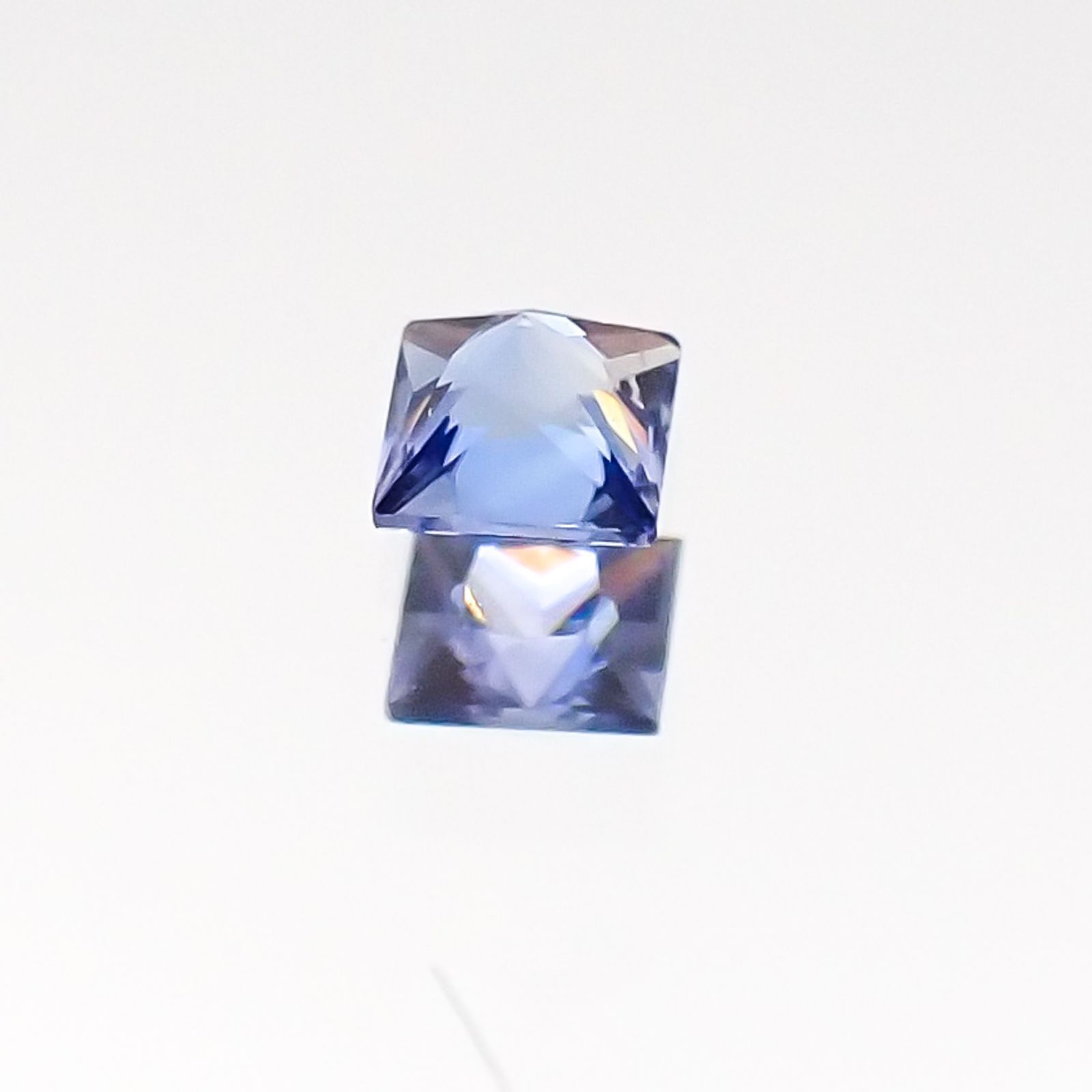 ◇プリンセスカット◇ベニトアイト アメリカ産 ルース 0.054ct[20117622]2×2mm前後
