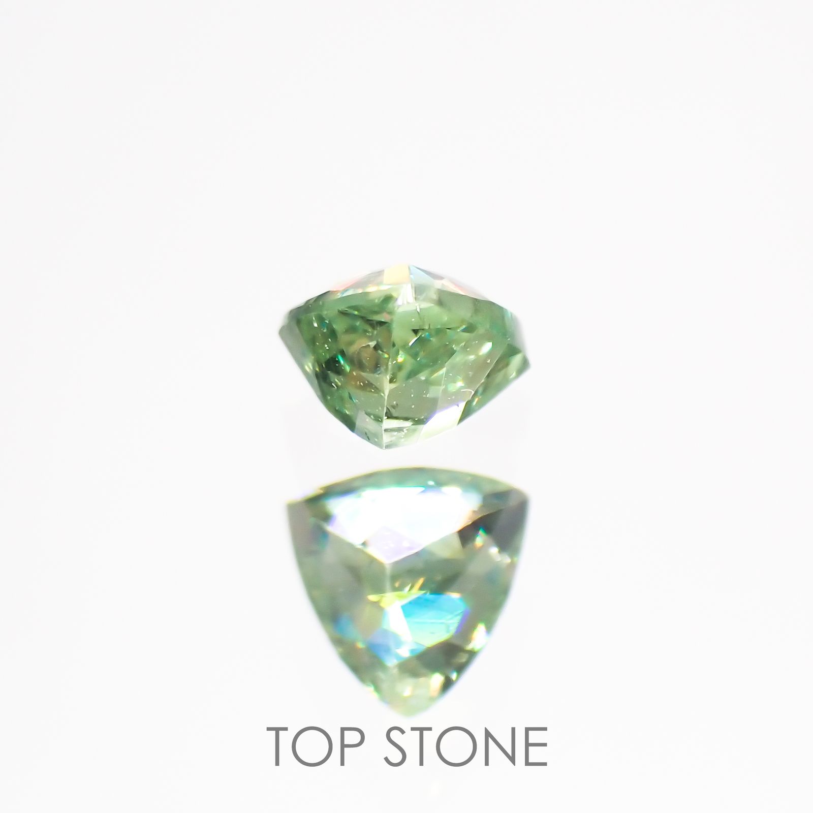 デマントイドガーネット(宝石名デマントイド・ガーネット) ナミビア産 0.16ct 識別済[210912791]3.1×3mm前後