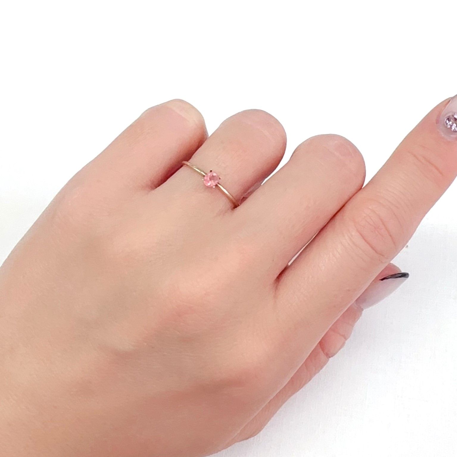 ペツォッタイト(ラズベリル)(宝石名ペツォッタイト)マダガスカル産 0.16ct 識別済[240226157]3.8x3.1mm前後