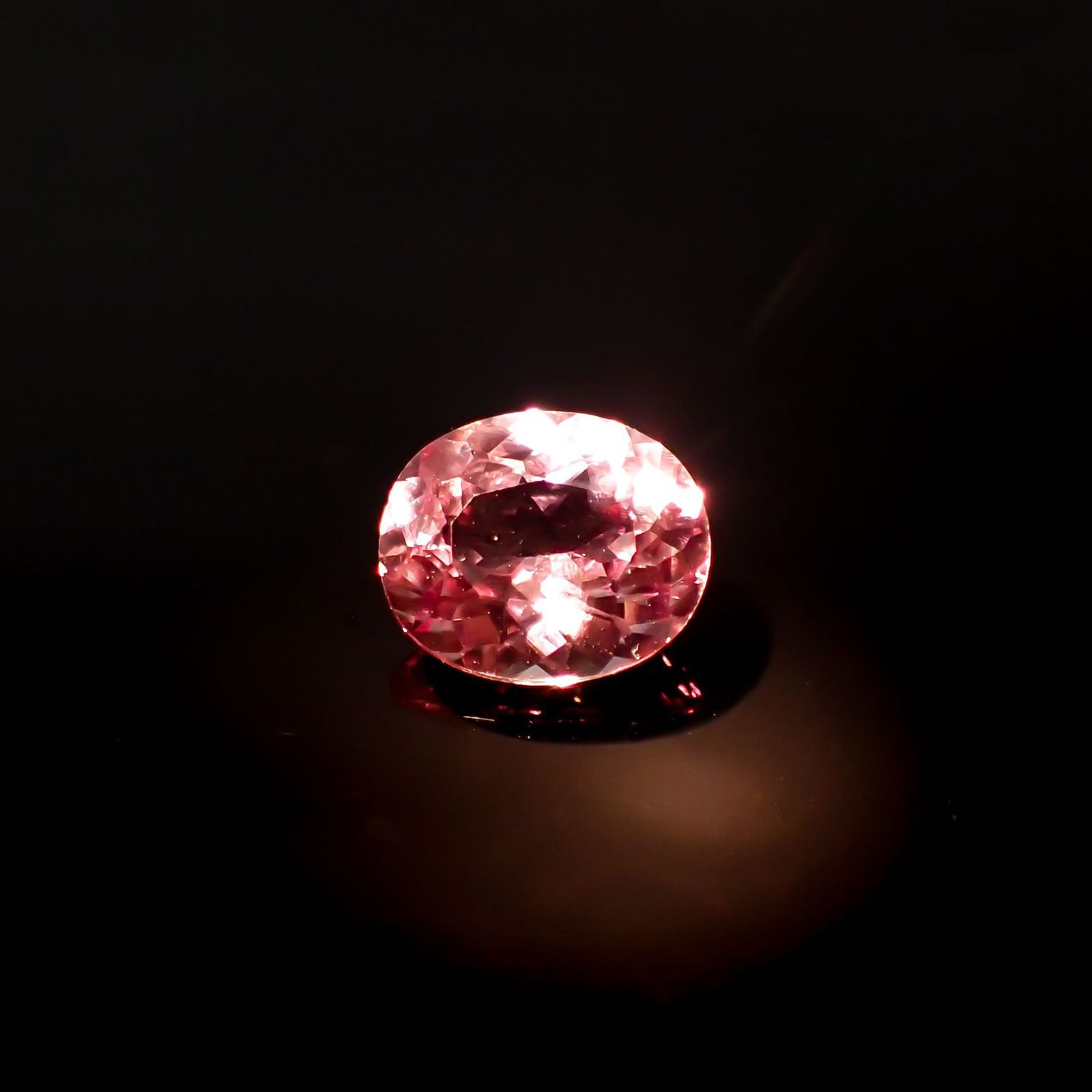 カラーシフト ピンクダイアスポア(宝石名ダイアスポア)アフガニスタン産 1.764ct ソ付(日独)[231124285]8.4x7mm前後