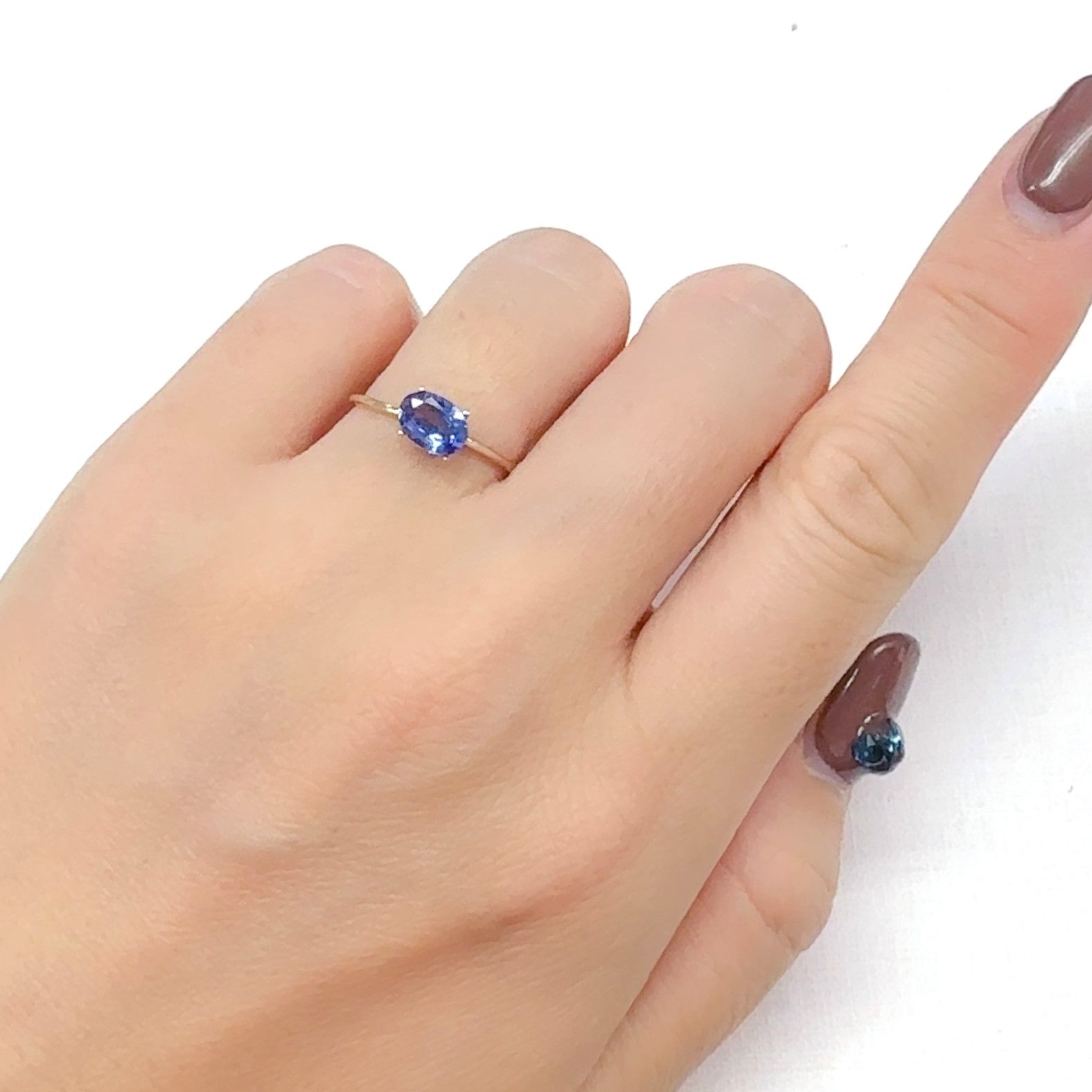 タンザナイト(宝石名タンザナイト)タンザニア産 0.67ct 識別済[240627888]6.9x5mm前後