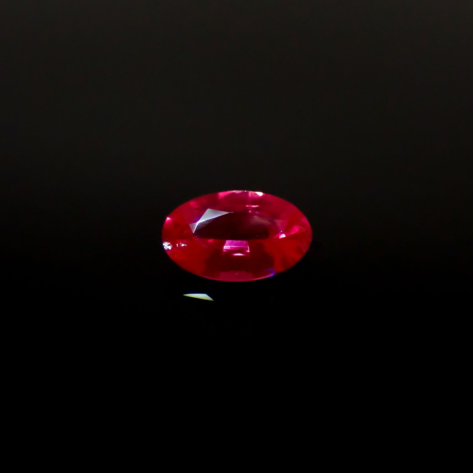 ルビー ビルマ/モザンビーク産 0.37ct [241029394]5.7x3.5mm前後