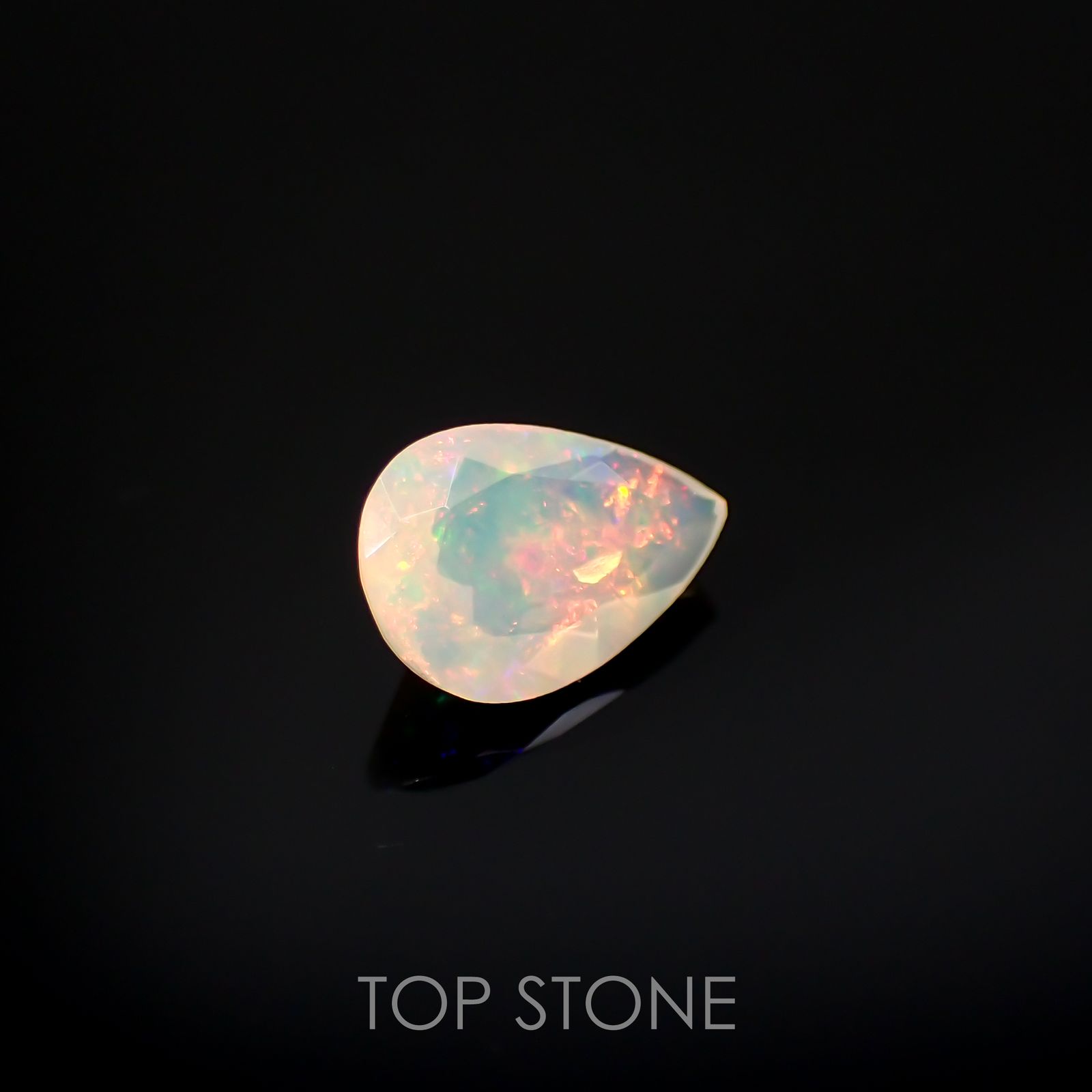 エチオピアオパール(宝石名オパール)エチオピア産 0.62ct 識別済[220114792]9x5.9mm前後
