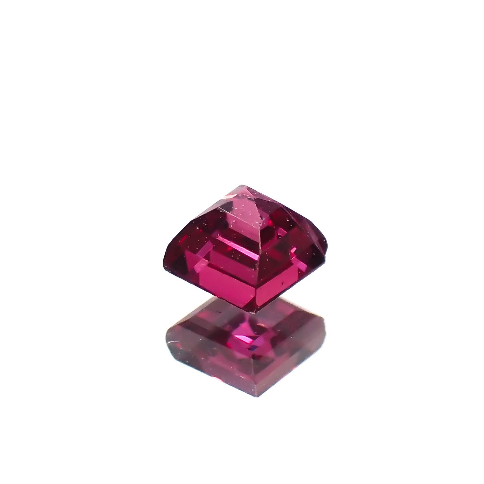 ルビー タイ/ビルマ産 0.18ct[220616363]2.6x2.6mm前後 | TOP STONE