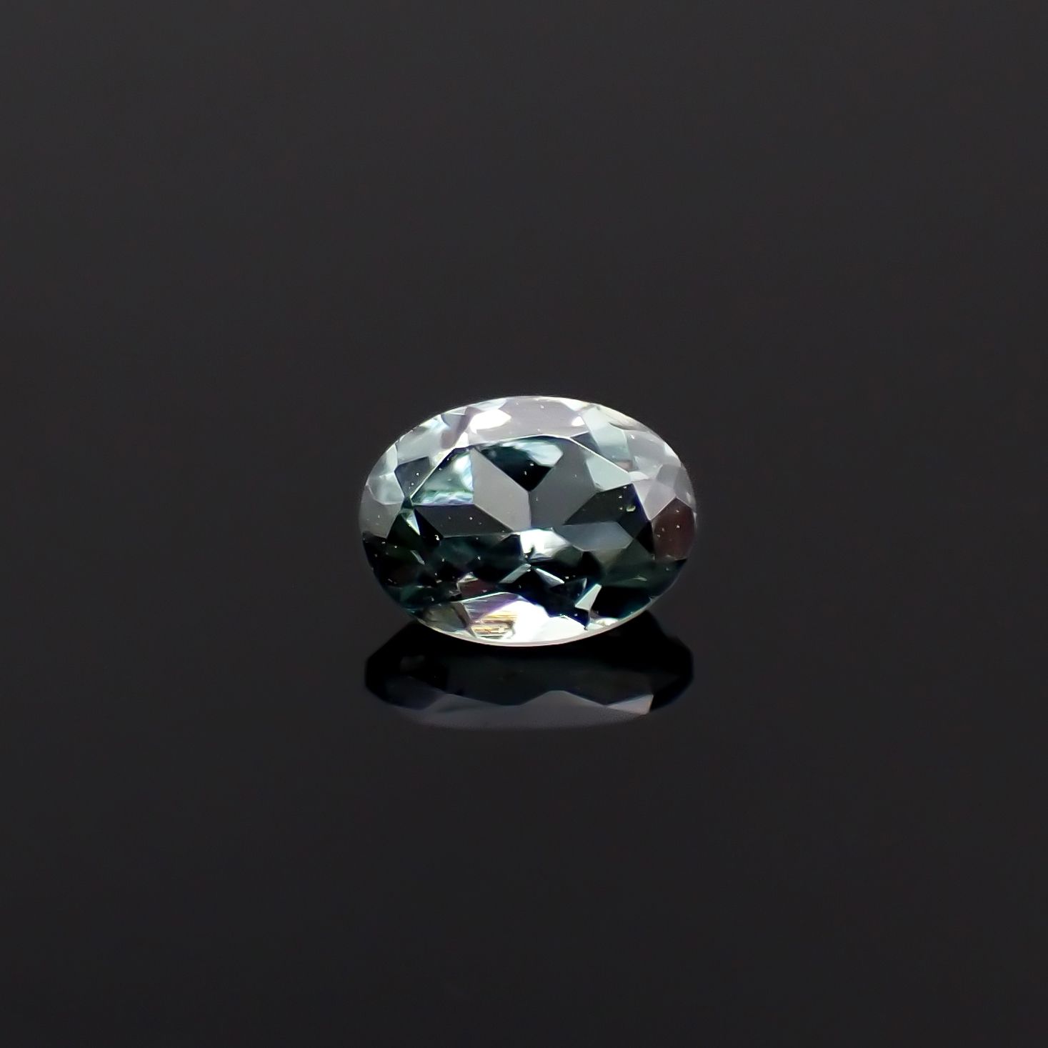 カラーチェンジガーネット アレキタイプ マダガスカル・ベキリー産 0.22ct[231224753]4.1x3mm前後
