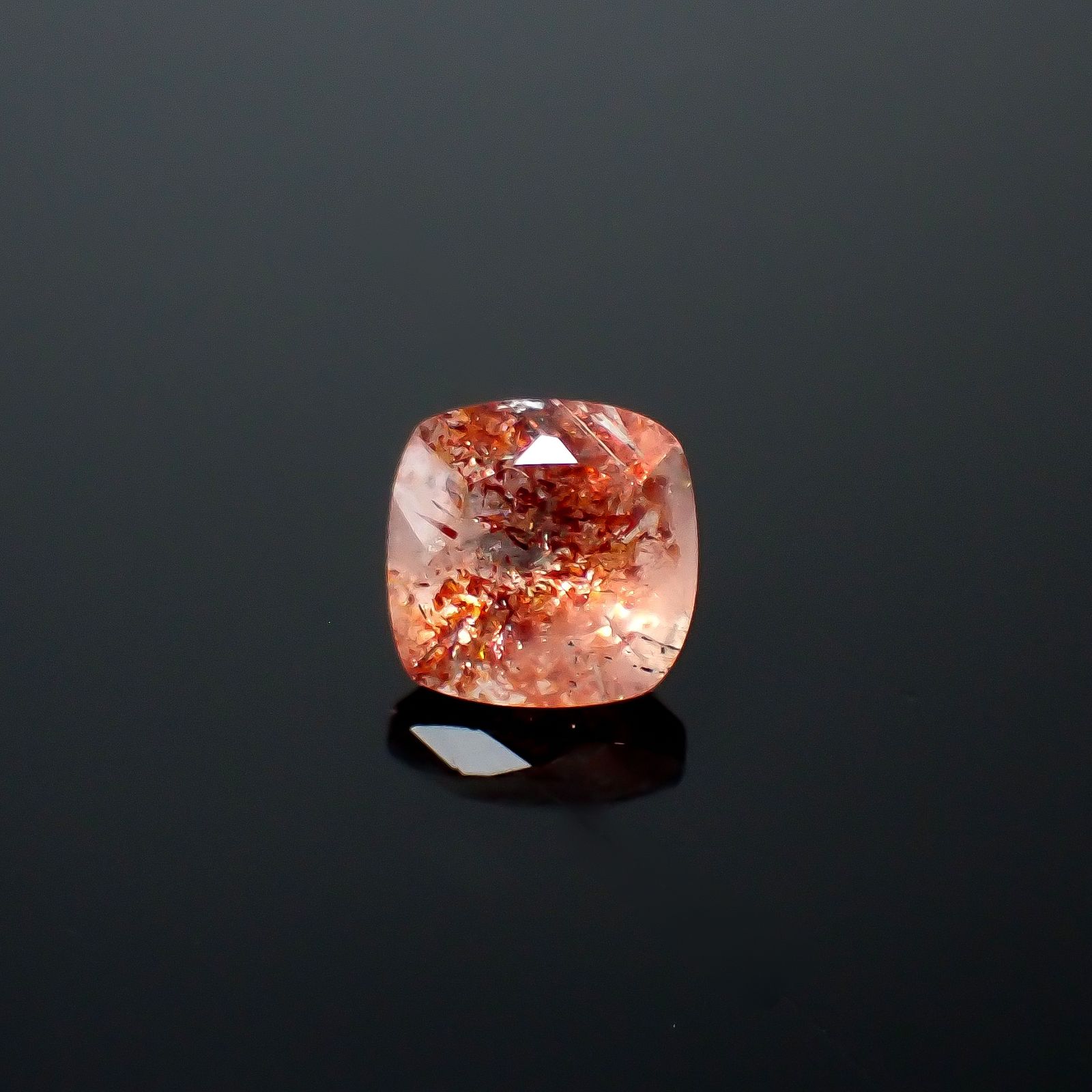 ファイヤークォーツ ナイジェリア産 2.10ct[240326713]8.1x8mm前後