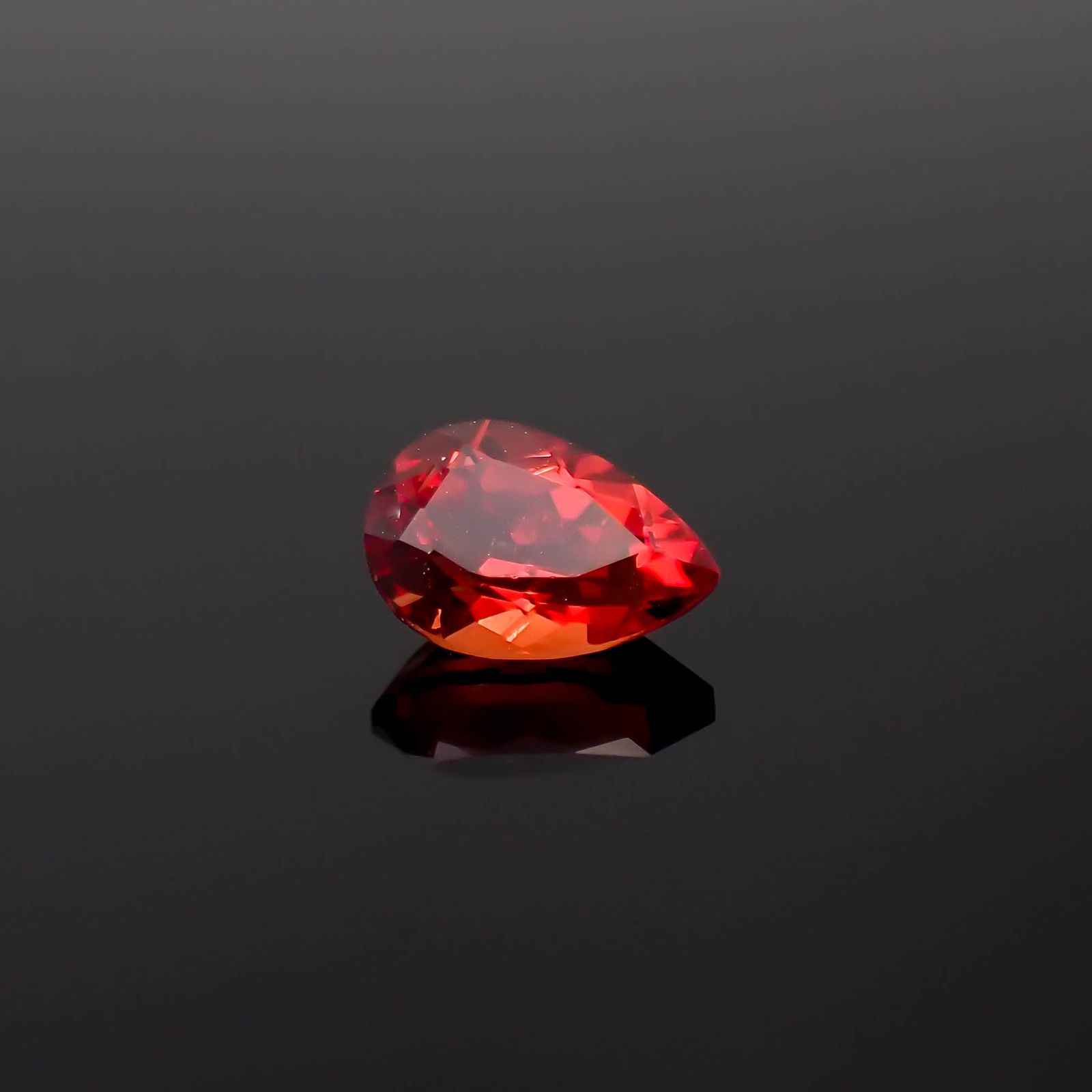 アンデシン(宝石名アンデシン/ラブラドライト)チベット産 0.63ct 識別済[240125607]7.1x5mm前後