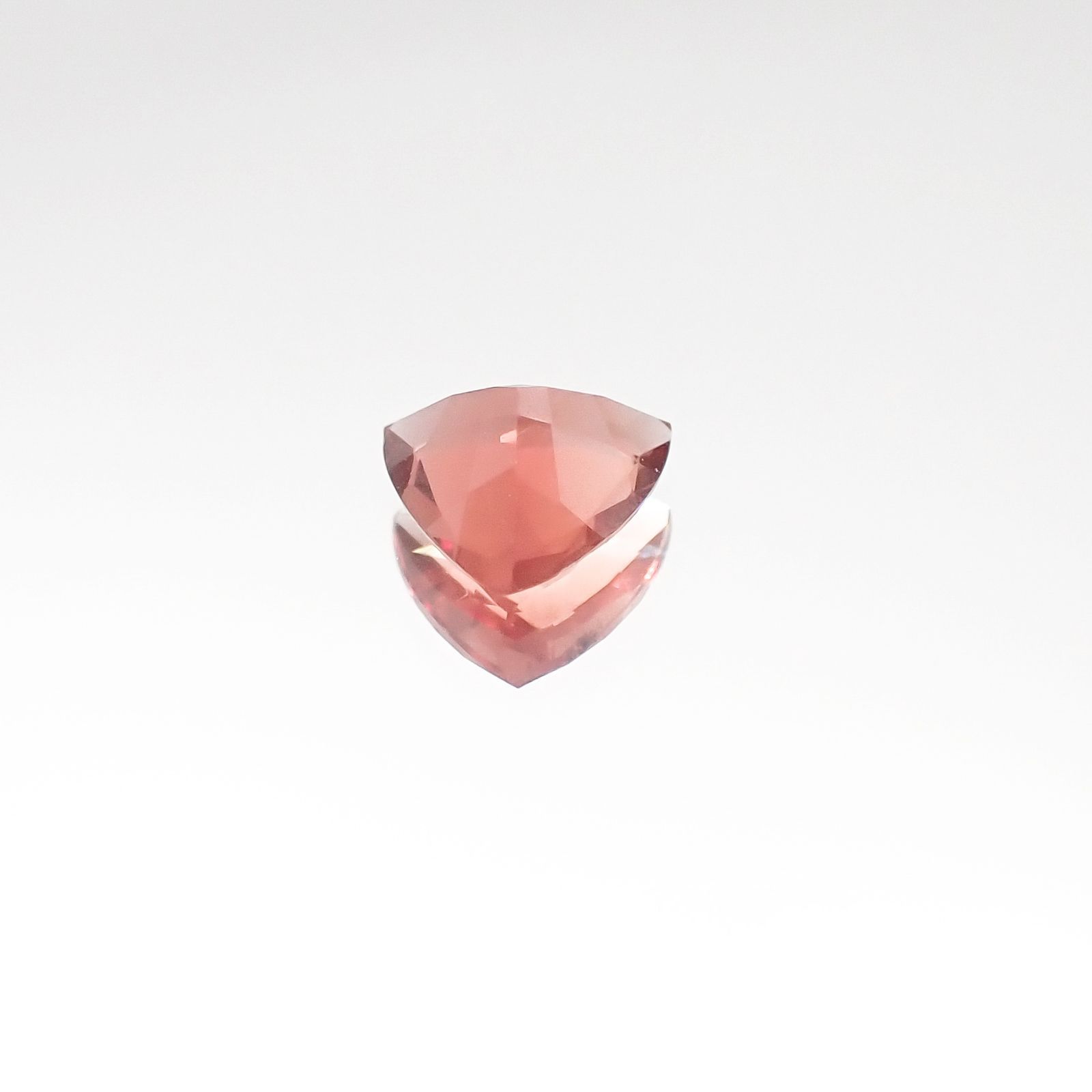 <ランダムセレクト1個販売> アンデシン(宝石名アンデシン/ラブラドライト) トリリアントカット チベット産 0.33ct前後 識別済[20095528]5×5mm前後