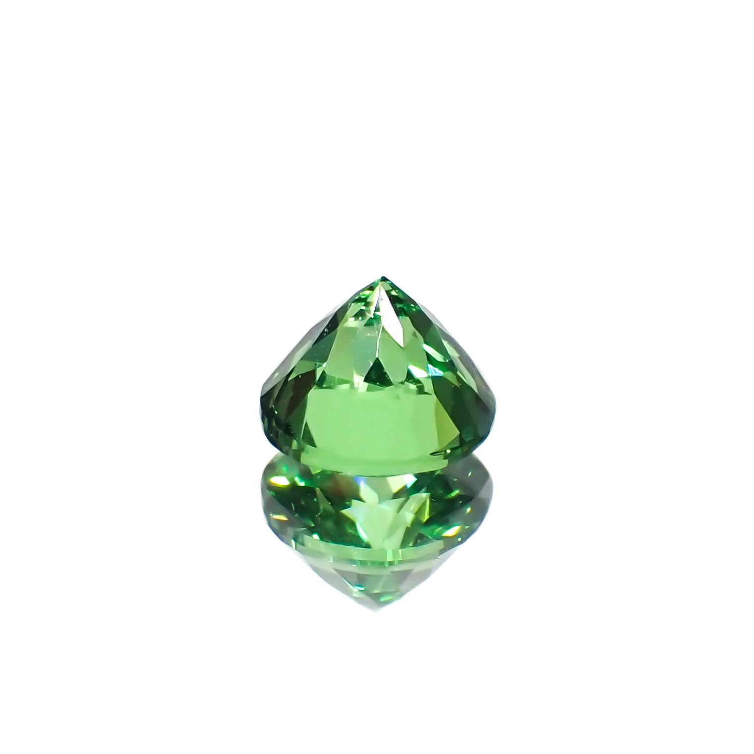 ツァボライト タンザニア産 0.68ct[231023564]5.2x5.2mm前後