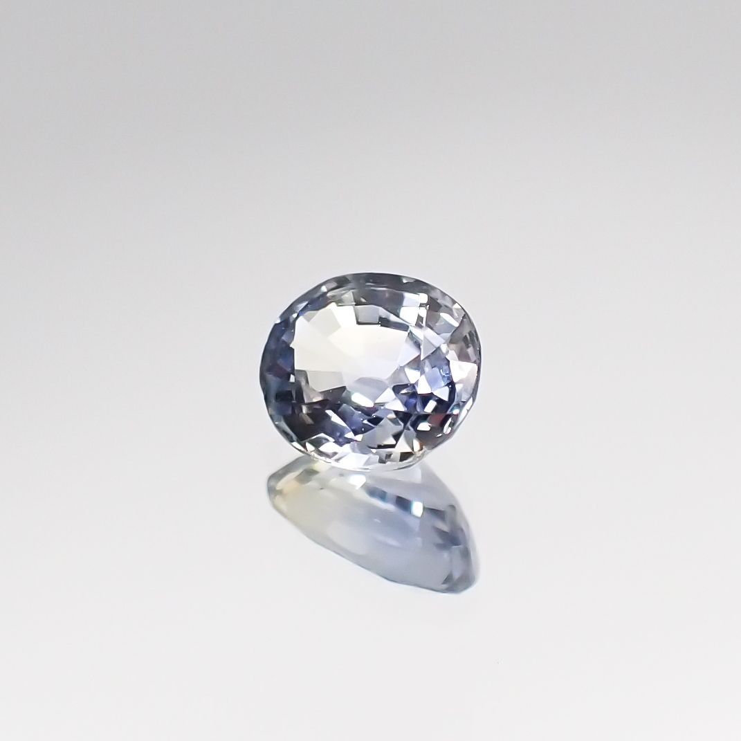 アイスブルーサファイア(宝石名ブルー・サファイア) スリランカ/マダガスカル産 0.33ct 識別済[210711174]4.5×3.7mm前後