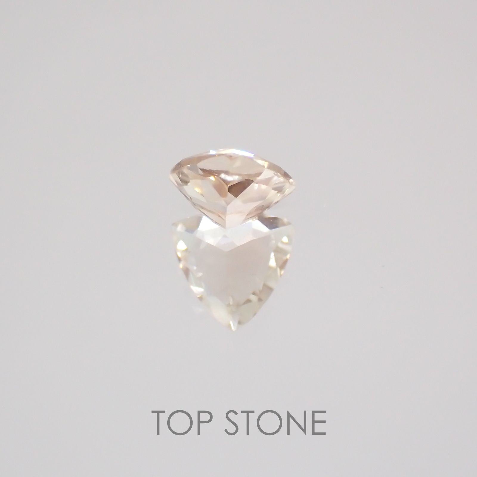 オレゴンサンストーン アメリカ産 ルース 0.38ct[21018890]4.9×4.9mm前後
