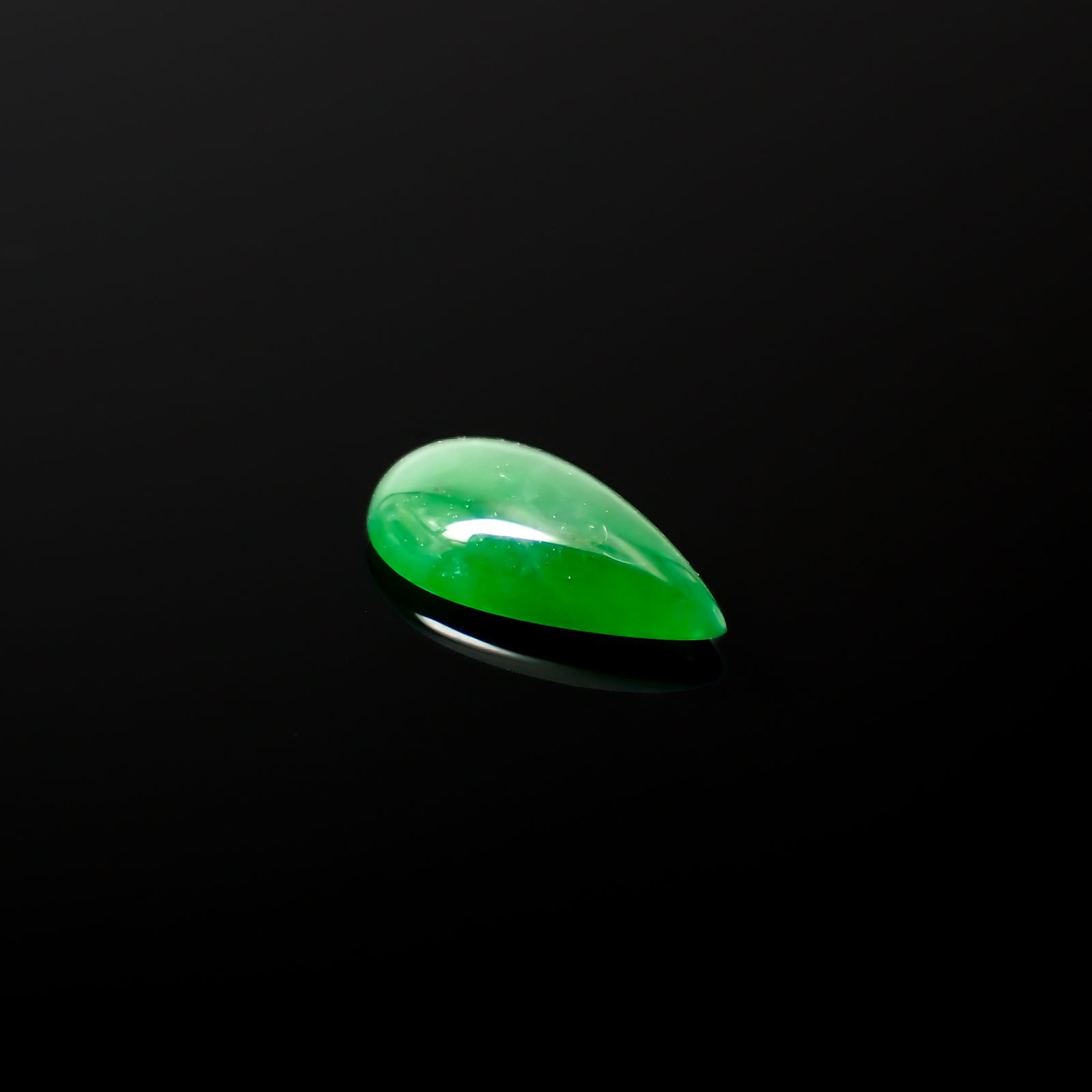 翡翠 ビルマ産 0.85ct[240326950]9.2x4.9mm前後