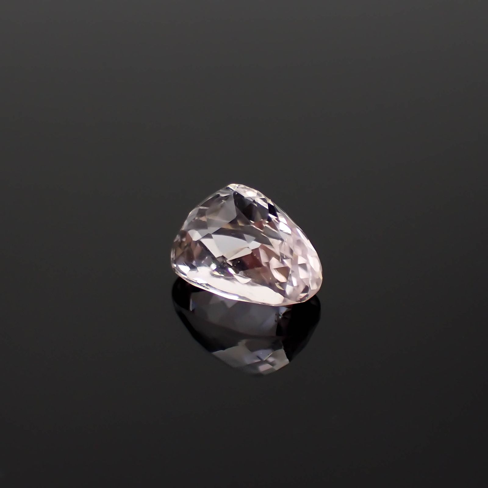 クンツァイト アフガニスタン産 2.41ct [250722932]8.8x6.3mm前後