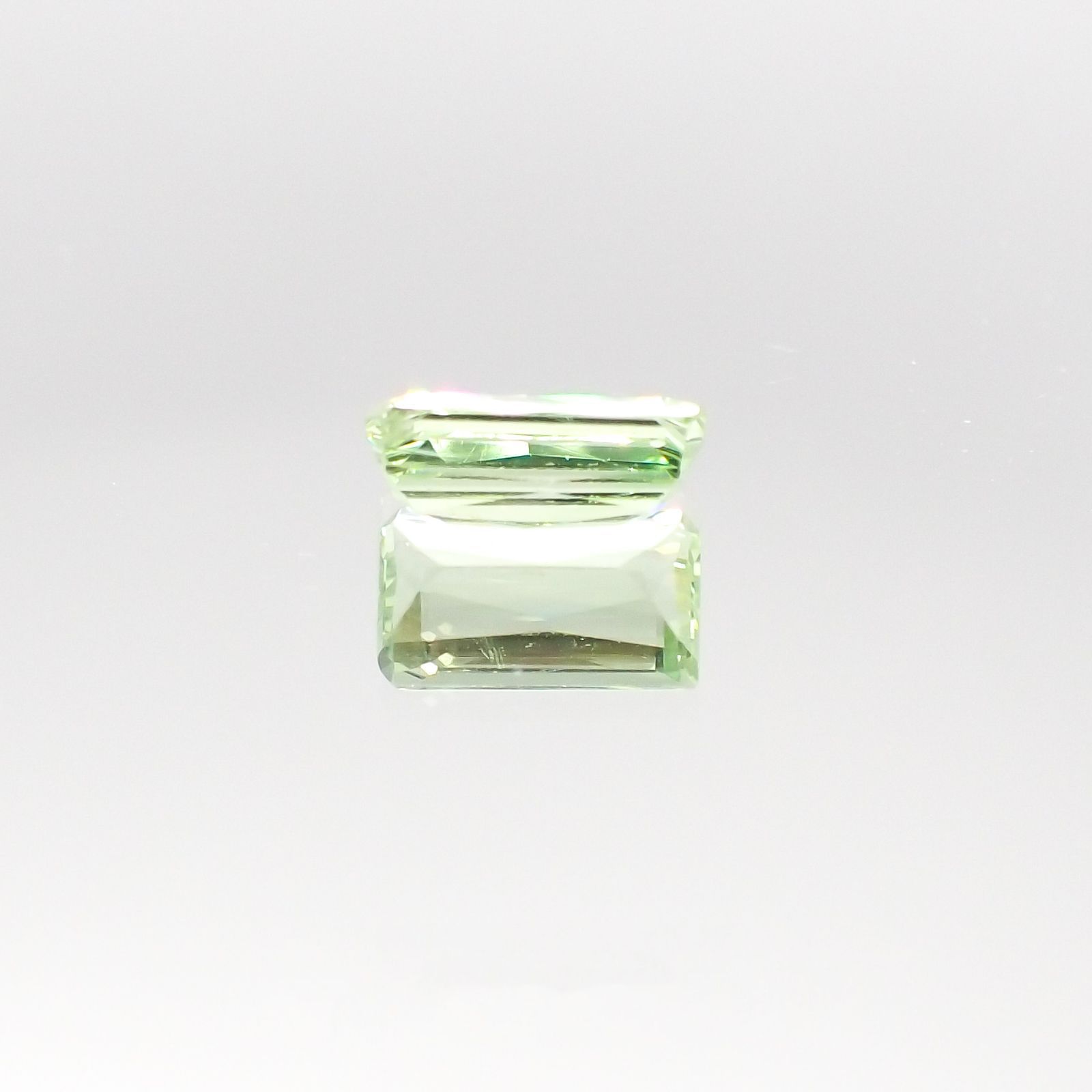 ミントガーネット(宝石名グリーン グロッシュラー・ガーネット)タンザニア・メレラニ鉱山産 1.26ct 識別済[230522257]8x4.7mm前後