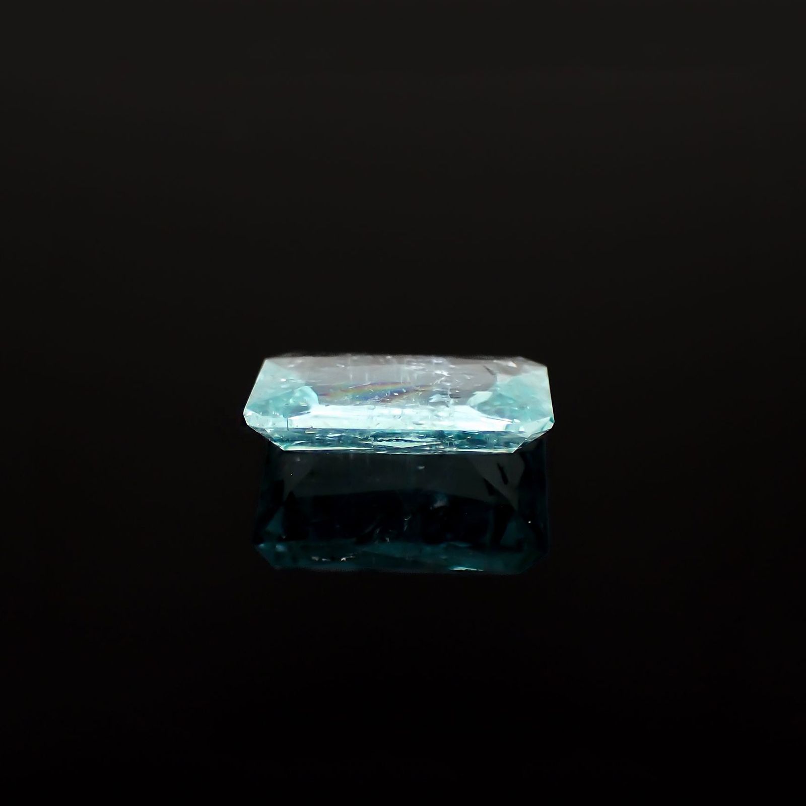 パライバトルマリン(宝石名トルマリン/別名パライバ・トルマリン)モザンビーク産 ソ付(宝貴協) 2.283ct / 10.92x7.59mm前後 [230421880]