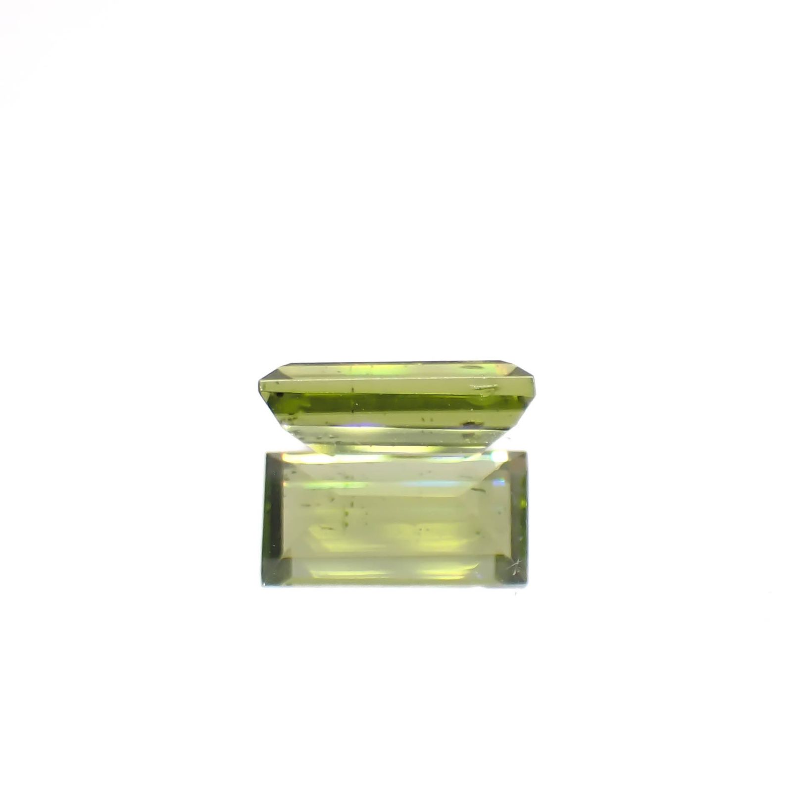 ブラックリリーパッドペリドット アメリカ・アリゾナ州産 1.13ct[240627937]8.1x4.2mm前後