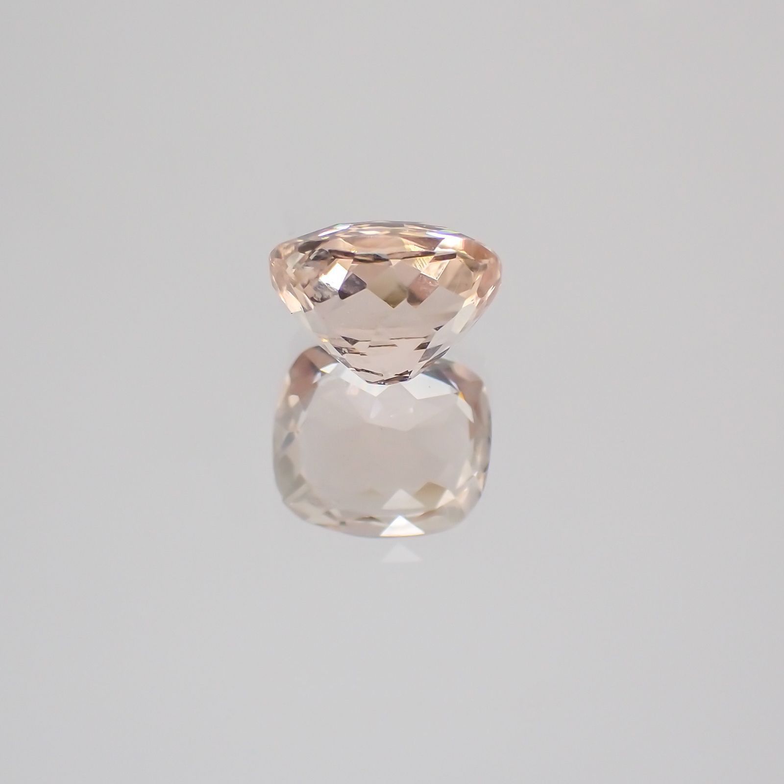 モルガナイト(宝石名モルガナイト)ナイジェリア産 1.18ct 識別済[231224423]6.8x5.9mm前後