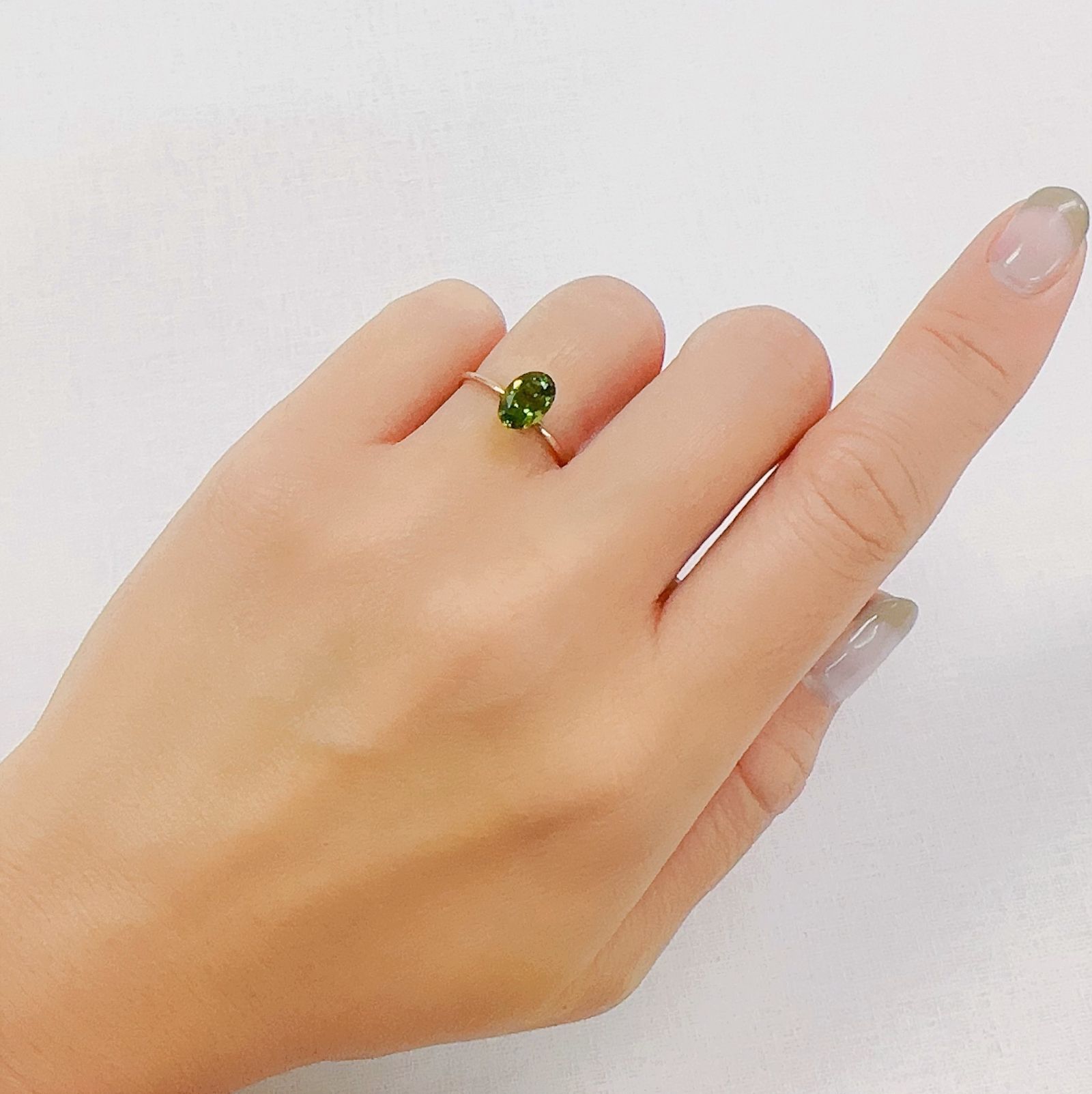クロムトルマリン(宝石名バナジウム(クロム)・トルマリン)タンザニア産 1.018ct ソ付(彩珠)[230823072]7.8x5.4mm前後