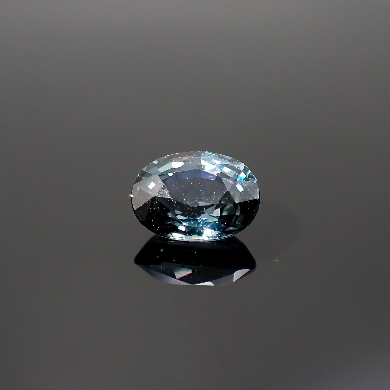 ブルースピネル(宝石名ブルー・スピネル)スリランカ産 1.196ct ソ付[220616215]7.1x5.3mm前後