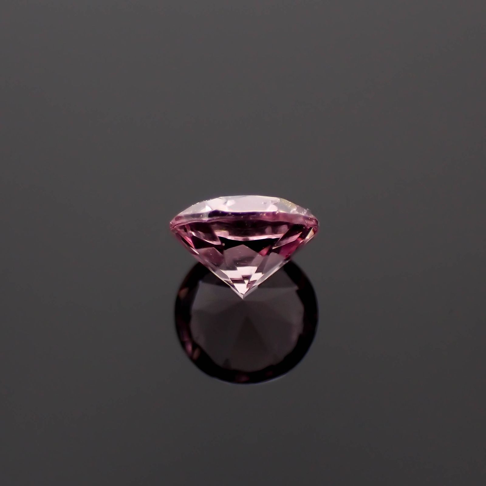 ドラゴンガーネット タンザニア産 0.40ct[230421460]4.3x4.3mm前後