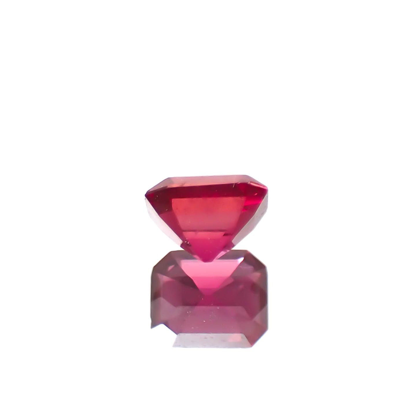 ルビー 非加熱 マダガスカル産 0.23ct [250630504]3.5x2.9mm前後
