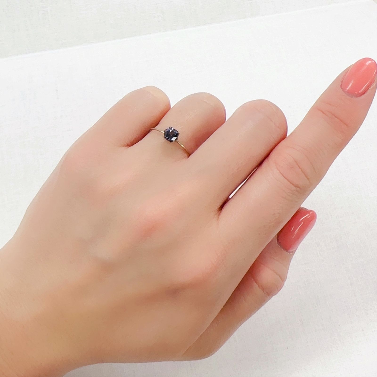 ◇ヘキサゴンカット◇バイオレットスピネル(宝石名スピネル)ビルマ/マダガスカル産 0.56ct 識別済[250220661]4.5x4.4mm前後