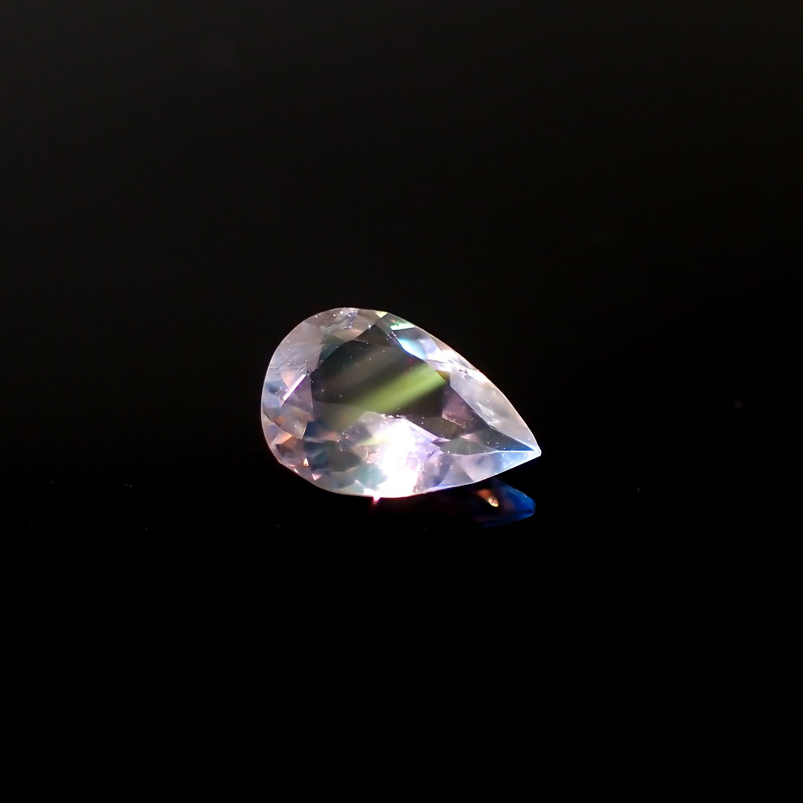 レインボームーンストーン インド・タミルナードゥ産 0.48ct[231224462]6.9x4.9mm前後
