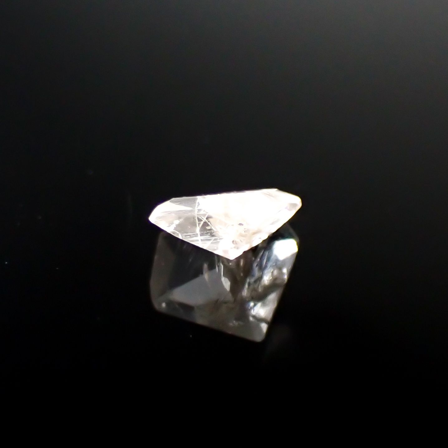 ◇カスタムカット◇ポードレッタイト(宝石名ポードレッタイト)ビルマ産 0.209ct ソ付(彩珠)[240628436]5.1x4.1mm前後