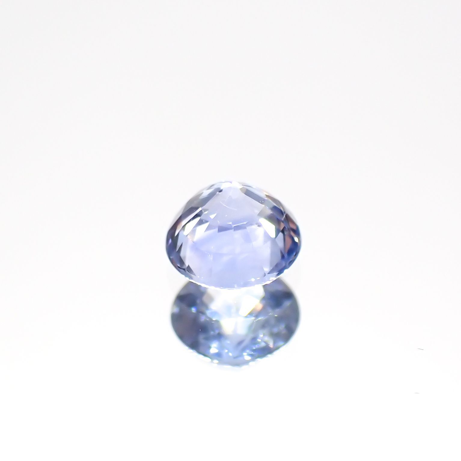 アイスブルーサファイア(宝石名サファイア)スリランカ/マダガスカル産 0.40ct 識別済[220515959]4.2x4.1mm前後