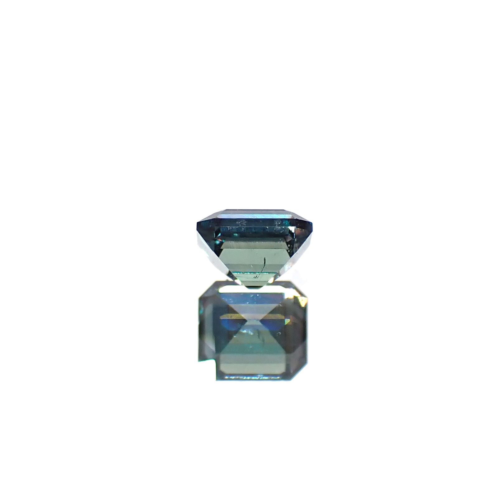 アレキサンドライト(宝石名アレキサンドライト)ロシア産 GIA鑑付 0.22ct / 3.44x3.1mm前後 [251031285]