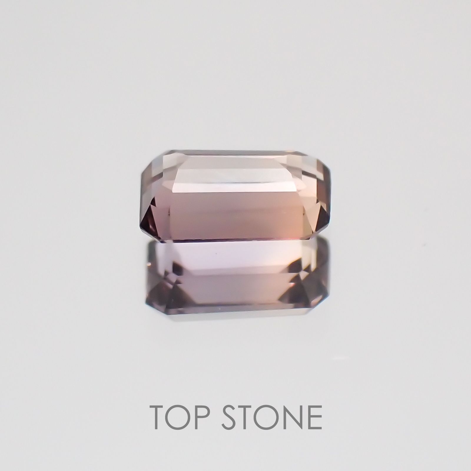 バイカラーサファイア(宝石名バイカラー・サファイア) タンザニア産 0.27ct 識別済[21069744]4.5×3mm前後