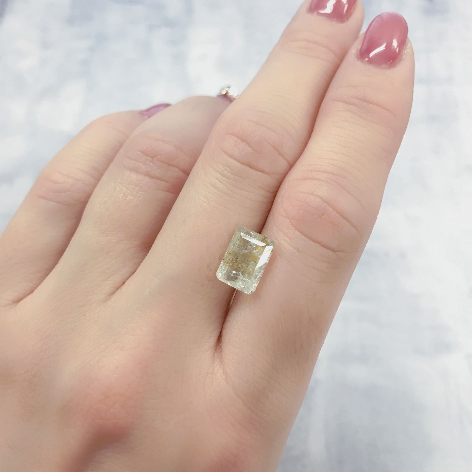 オーロラアクアマリン ブラジル産 3.01ct[220114395]9.8x7.2mm前後
