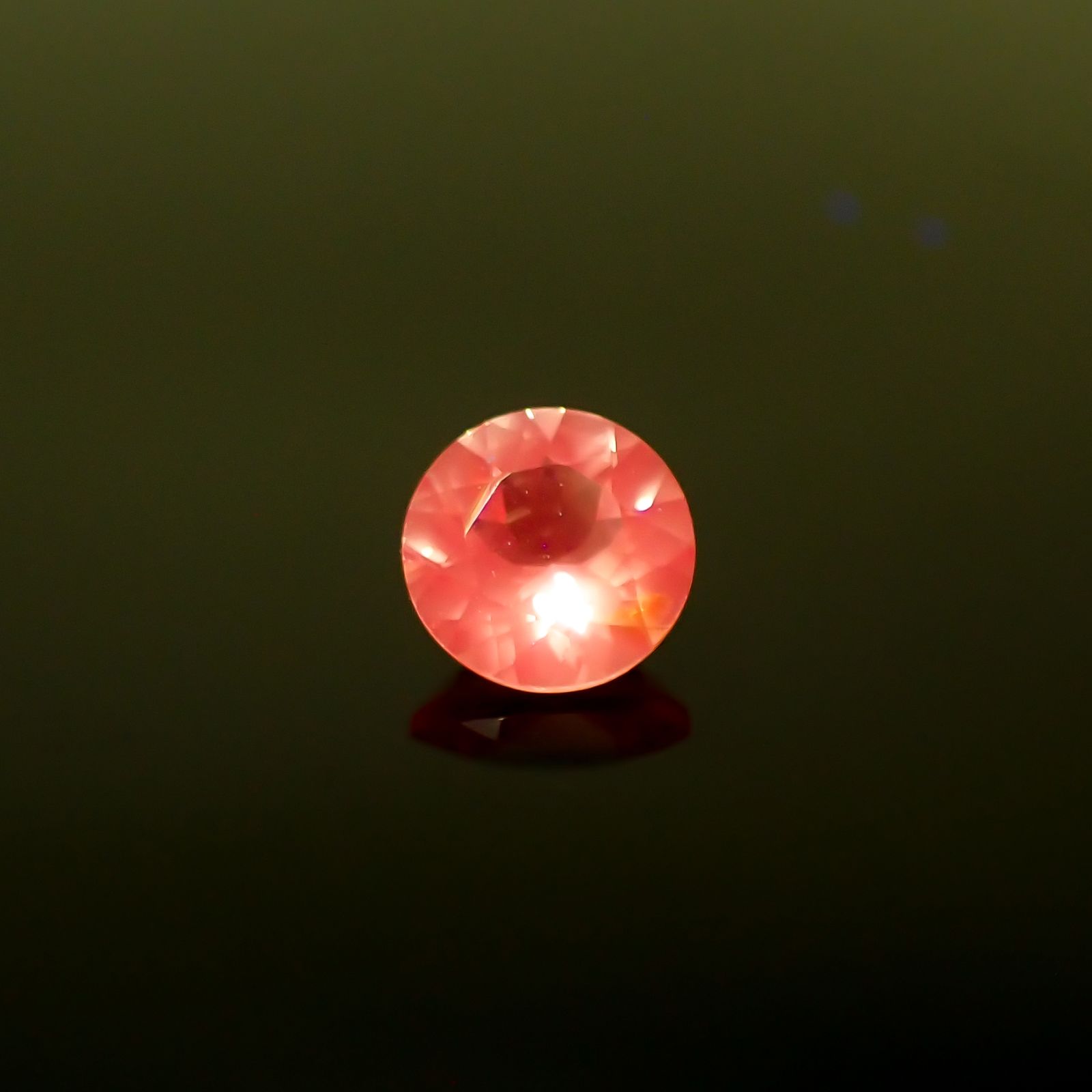シルキーピンクスピネル タンザニア産 0.41ct[231224958]4.9x4.9mm前後