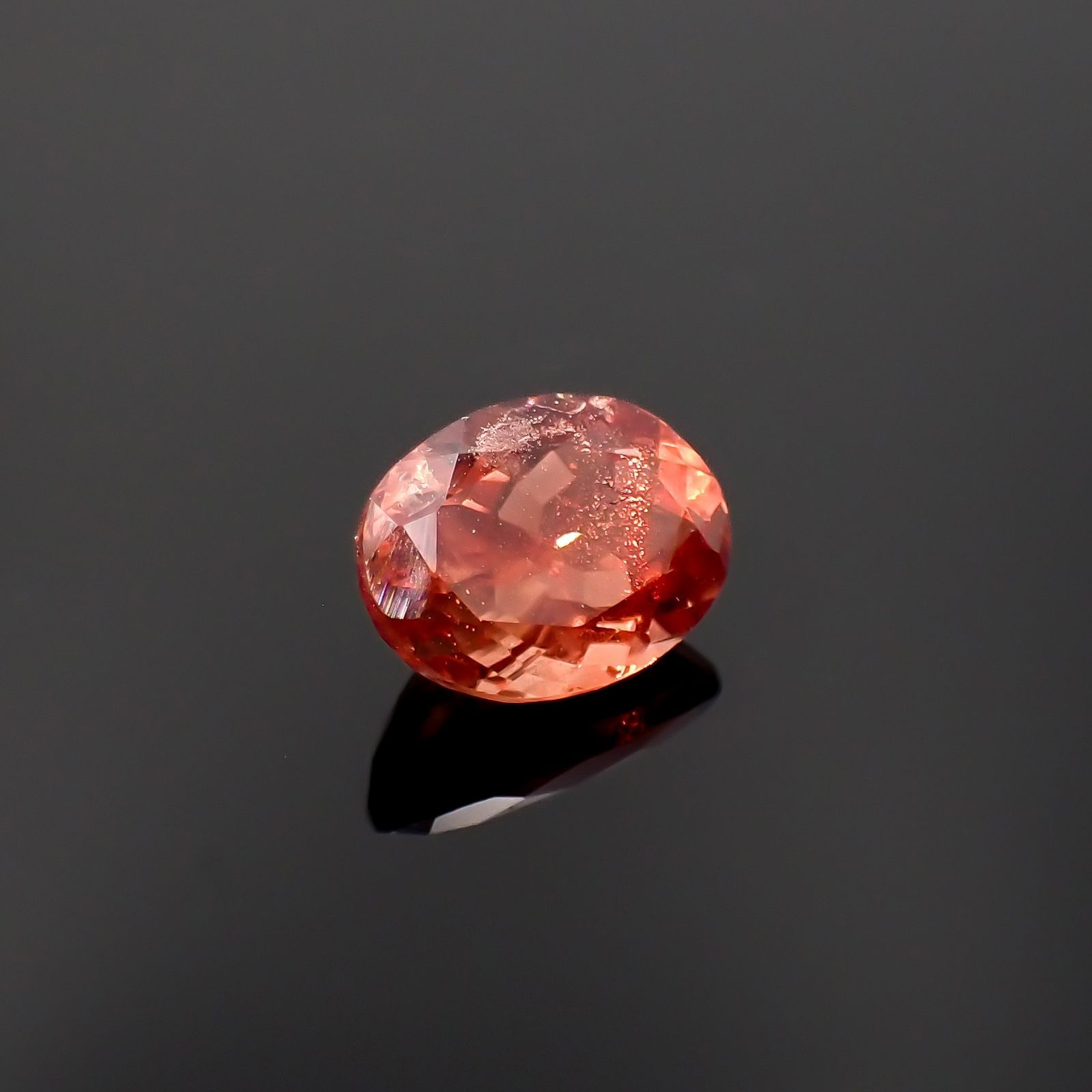 エチオピアサンストーン(宝石名アンデシン・ラブラドライト)エチオピア産 識別済 1.25ct / 8.1x5.9mm前後 [230321311]