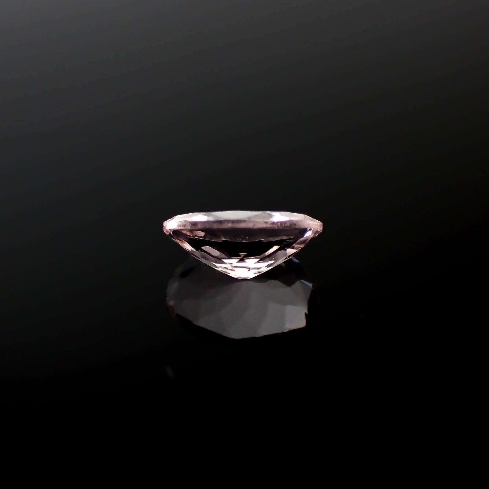 モルガナイト ブラジル産 0.56ct[240326770]6.9x5mm前後