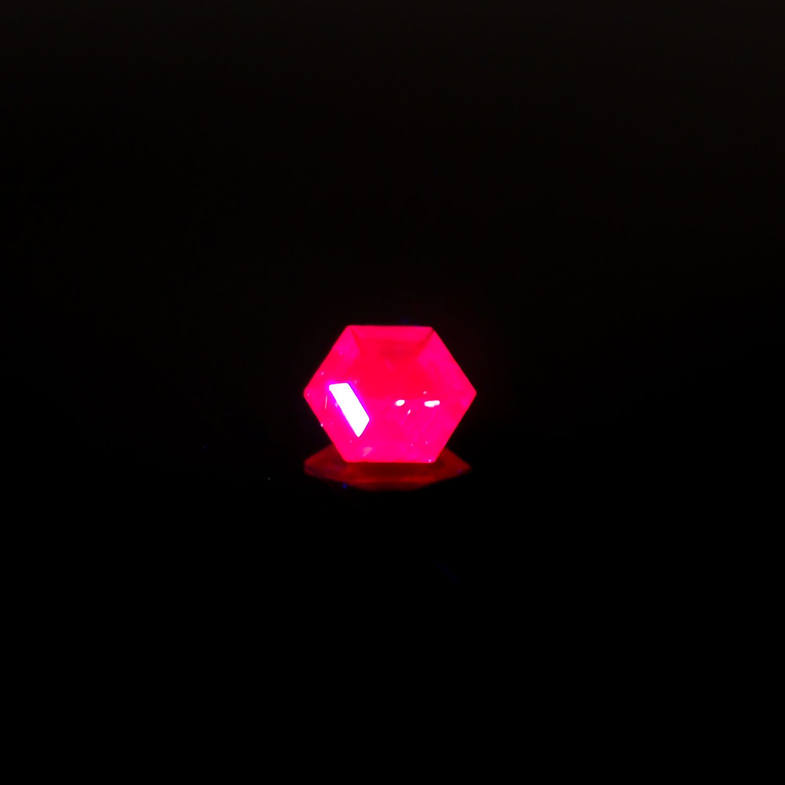 ◇ヘキサゴンカット◇ルビー 非加熱 モザンビーク産 0.18ct[240427107]3.5x3.5mm前後