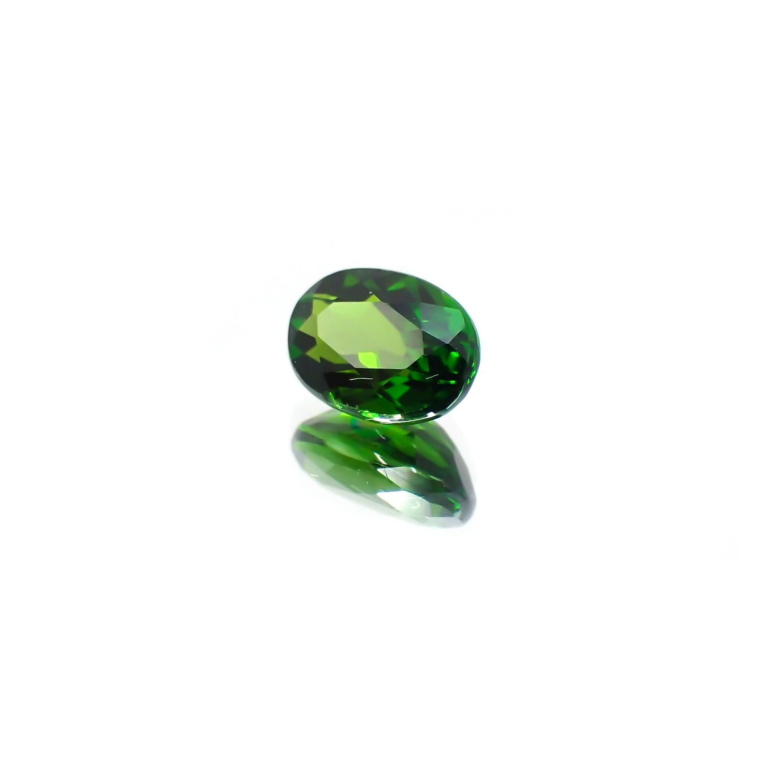 クロムダイオプサイド(宝石名クロム・ダイオプサイド) ロシア産 0.97ct 識別済[21079933]7.1×5mm前後