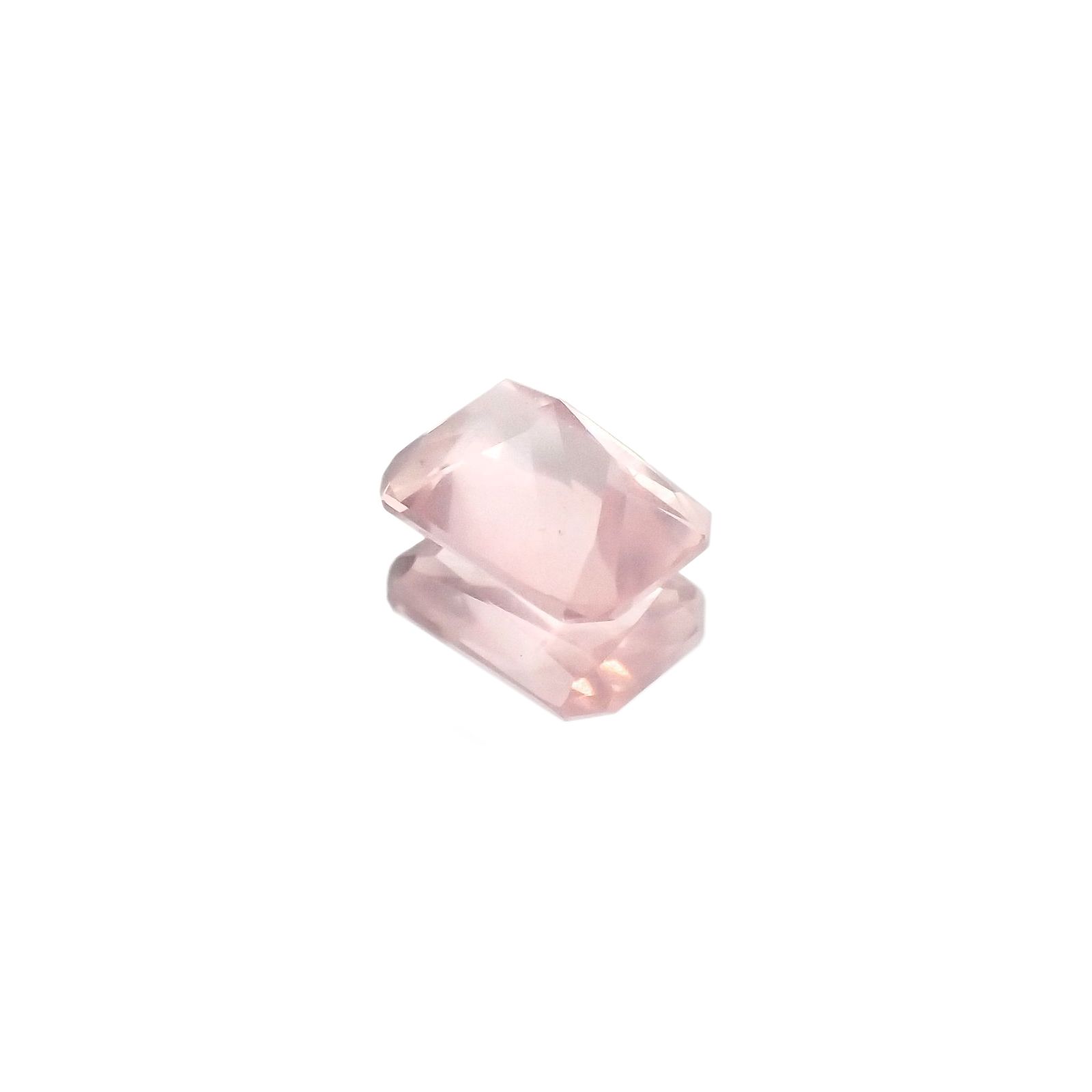 ディープローズクォーツ(宝石名ローズ・クォーツ)モザンビーク産 0.84ct 識別済[230622421]6.9x5mm前後