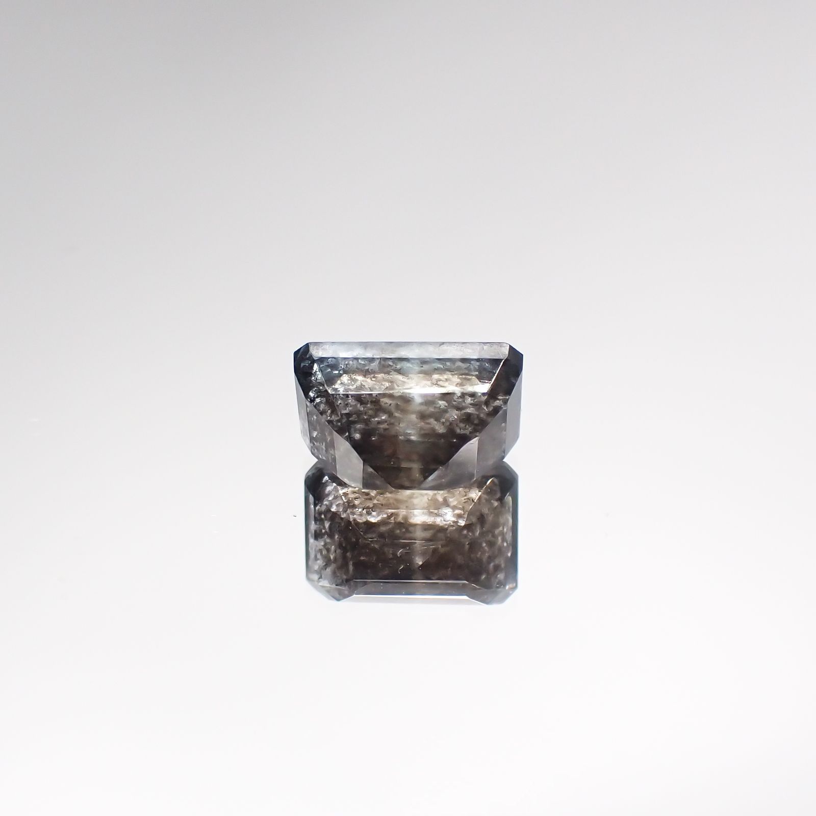 アベンチュリンアクアマリン(宝石名アクアマリン) ナイジェリア産 2.43ct 識別済[210712987]8.8×6mm前後