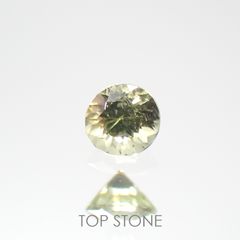 パラサイティックペリドット(宝石名ペリドット) 採取地：ロシア 0.033ct 識別済[210812869]1.7×1.7mm前後