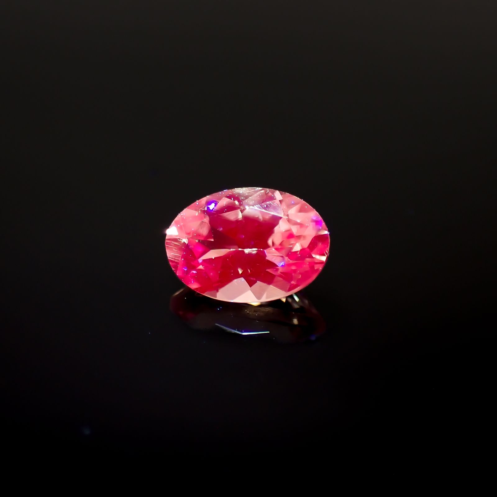 ドラゴンガーネット タンザニア産 0.59ct[230421453]5.8x4.1mm前後