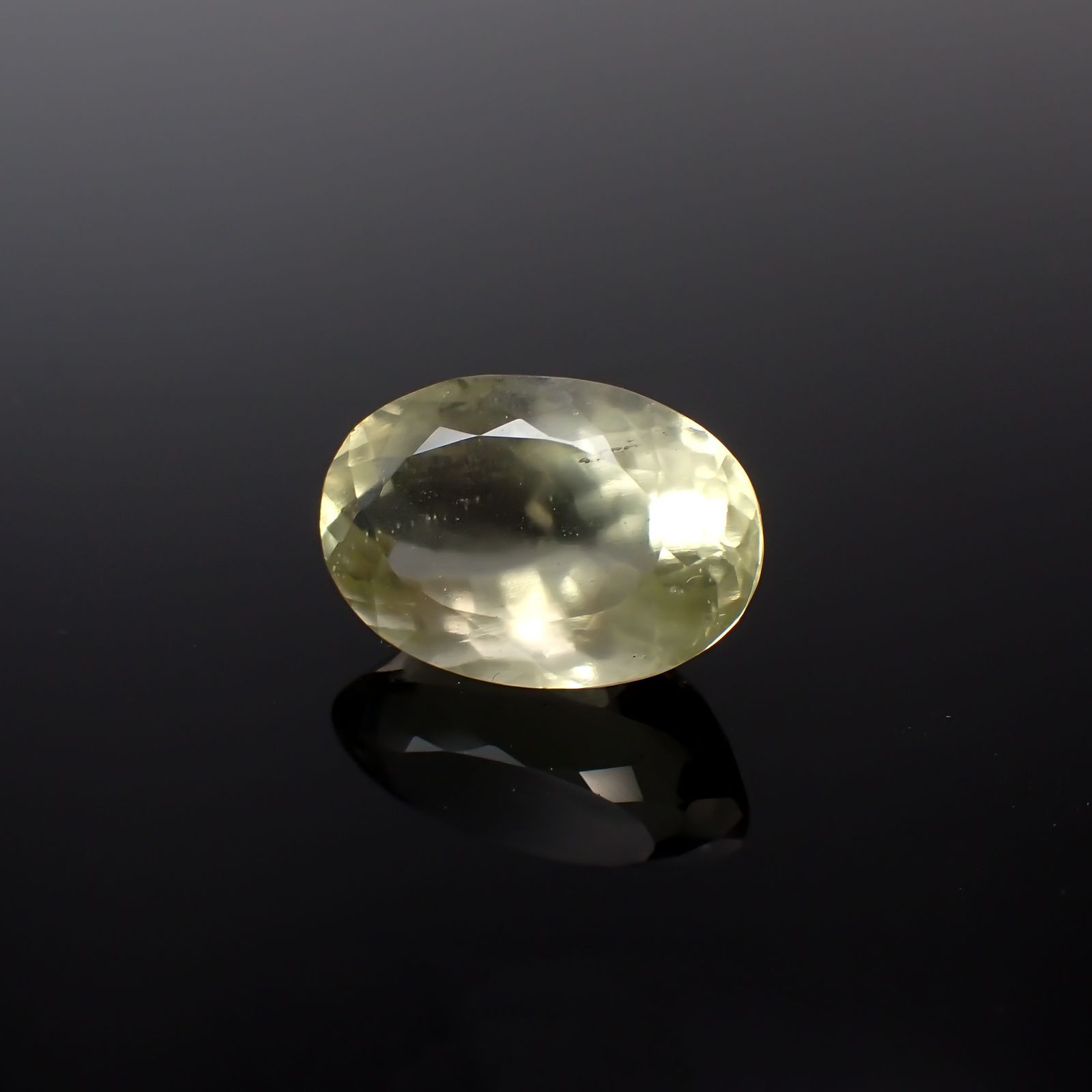 リビアングラス 発見地：エジプト・リビア砂漠 10.69ct[221018191]18.3x12.1mm前後