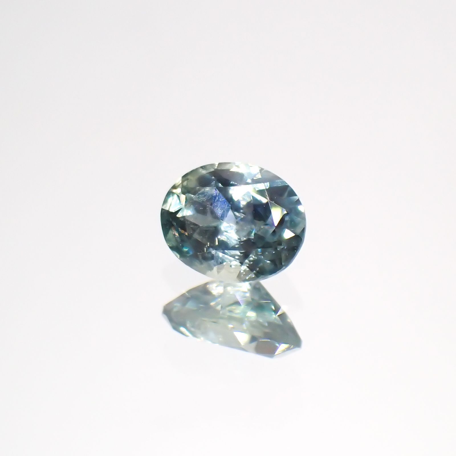 モンタナサファイア(宝石名サファイア)アメリカ・モンタナ州産 0.43ct 識別済[220114635]4.9x4mm前後