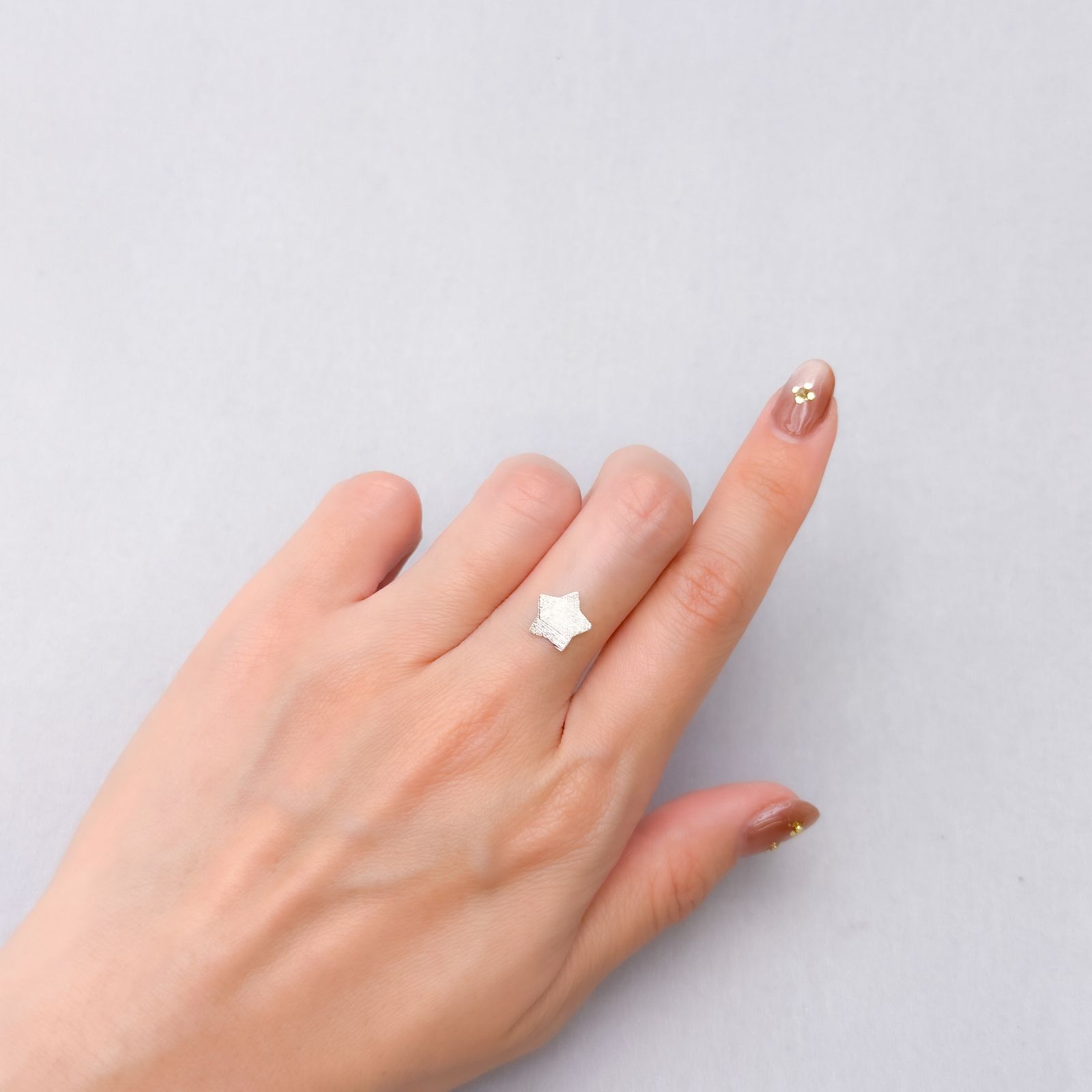◇カスタムカット・スター◇アルタイ隕石 発見地：中国 0.79ct [250330017]9.6x8.8mm前後