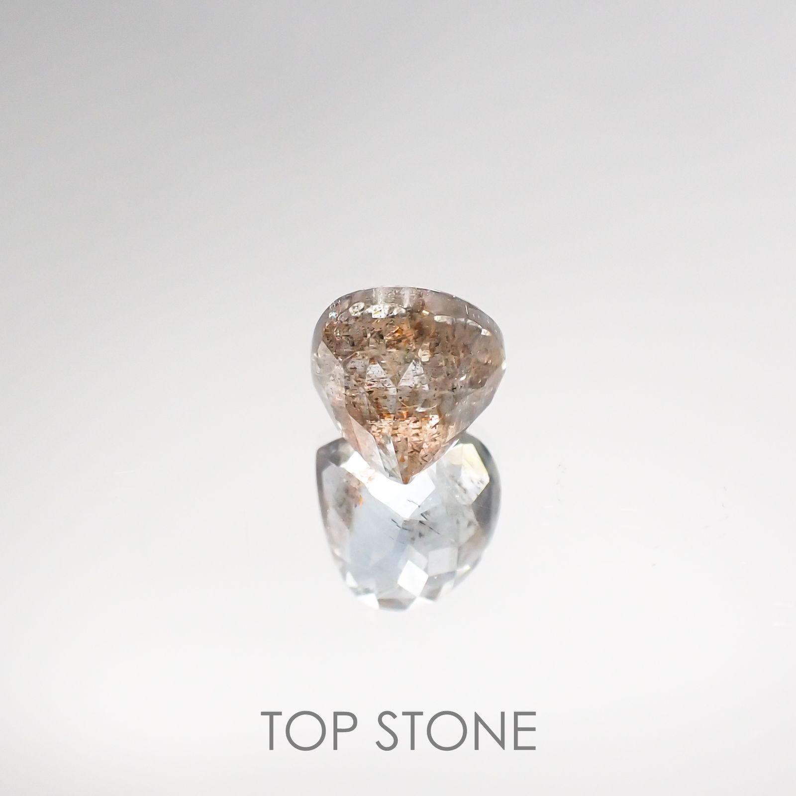 アベンチュリンアクアマリン(宝石名アクアマリン) ナイジェリア産 2.19ct 識別済[210712980]8.1×8mm前後