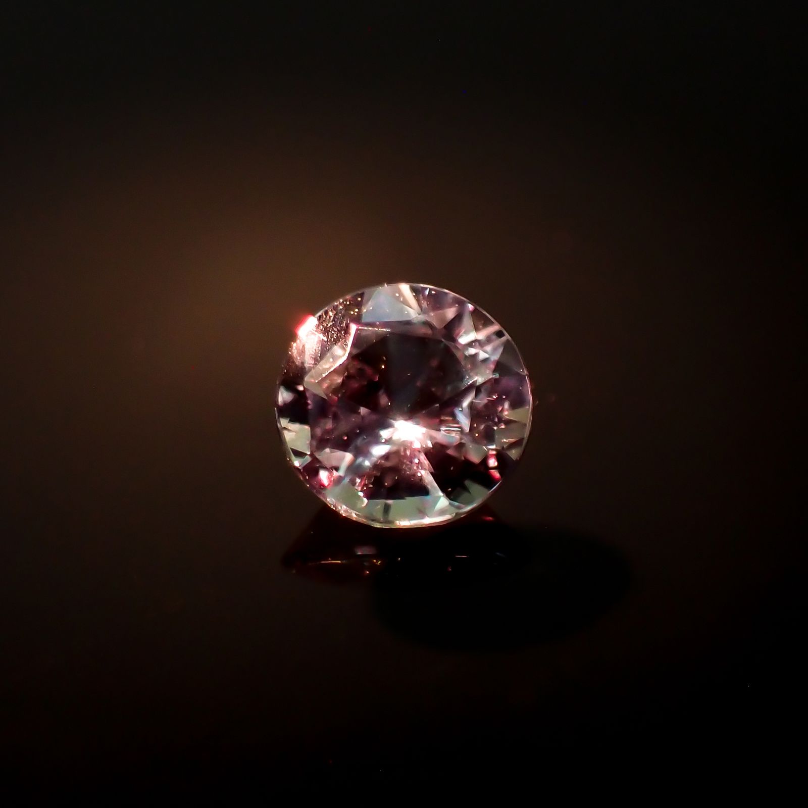 アレキサンドライト(宝石名アレキサンドライト)ブラジル産/EmeraldMains社製 0.121ct ソ付(彩珠)[230522065]3.1x3mm前後