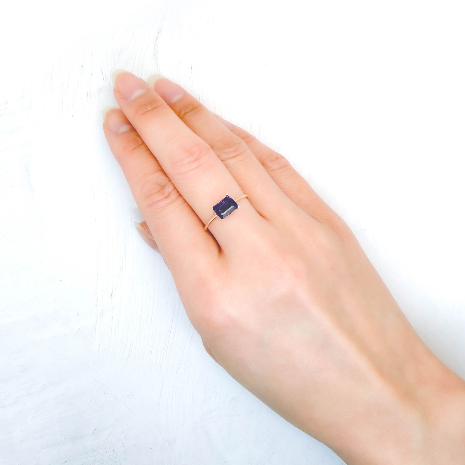 アイオライトサンストーン インド/ブラジル産 1.05ct / 7x5.1mm前後 [260231671]