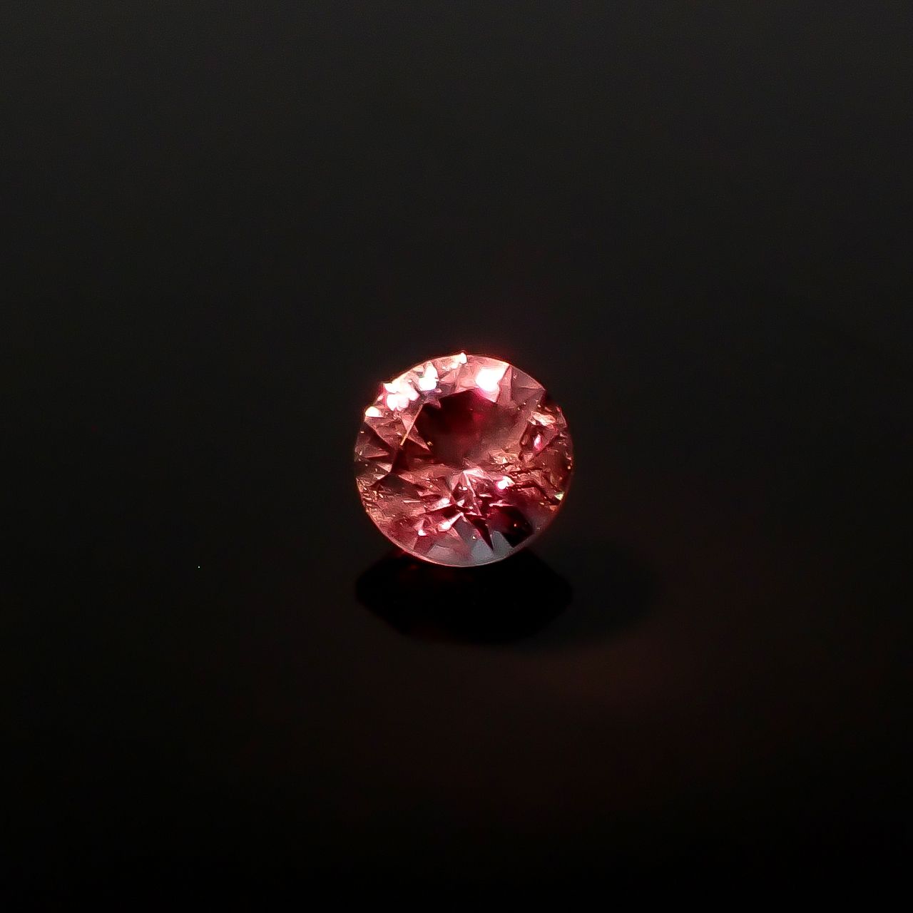 アレキサンドライト ロシア産 0.098ct / 2.7x2.7mm前後 [260532148]