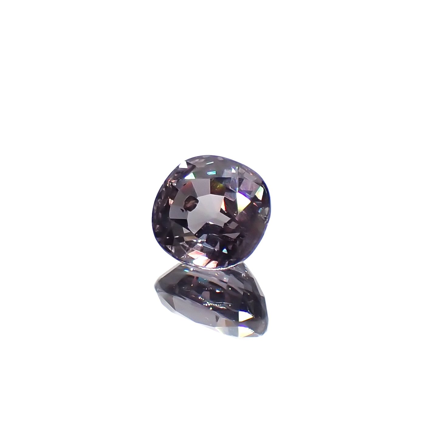 ベキリーブルーガーネット（カラーチェンジガーネット アレキタイプ）(宝石名ガーネット)マダガスカル・ベキリー産 1.36ct 識別済[231224531]6.4x5.8mm前後